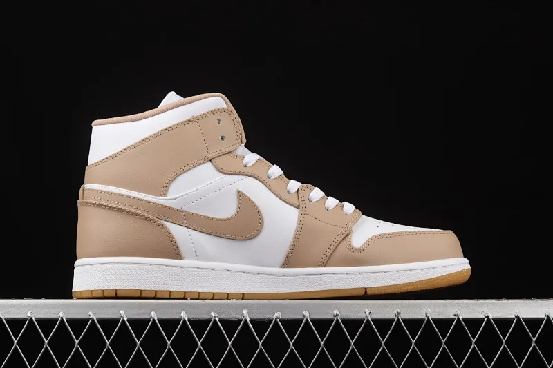 All categories Air Jordan Jordan series basketball shoes Air Jordan 1 Mid G version pure original Air Jordan 1 Mid AJ1 Joe 1 mid-top cultural basketball shoes 554724-271